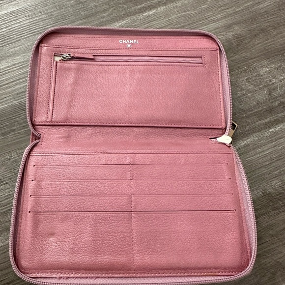 CHANEL Wallet~ 💗 - Picture 3 of 7